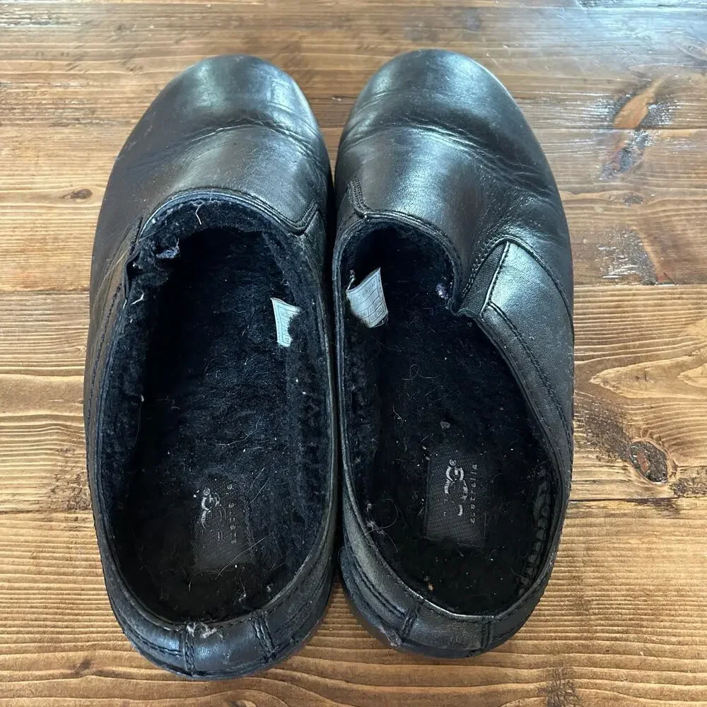 UGG Men’s Size 12 Black Leather Sheepskin Shearling Lined Clogs Slippers